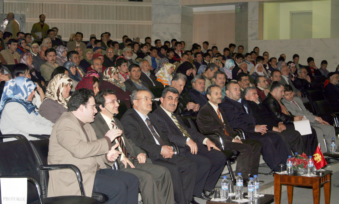 Bütün Diller O'nu Söyler Konserleri Başladı