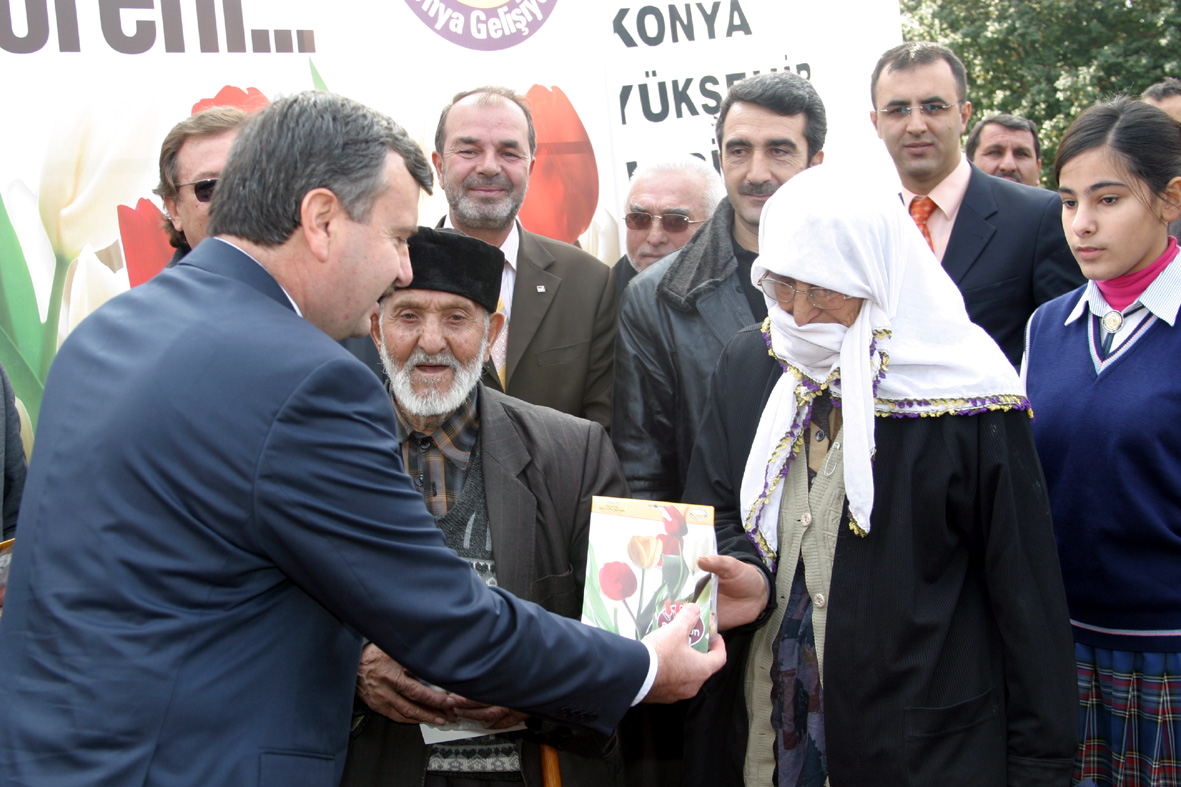 250 Bin Lale Soğanı Dağıtımı Başladı
