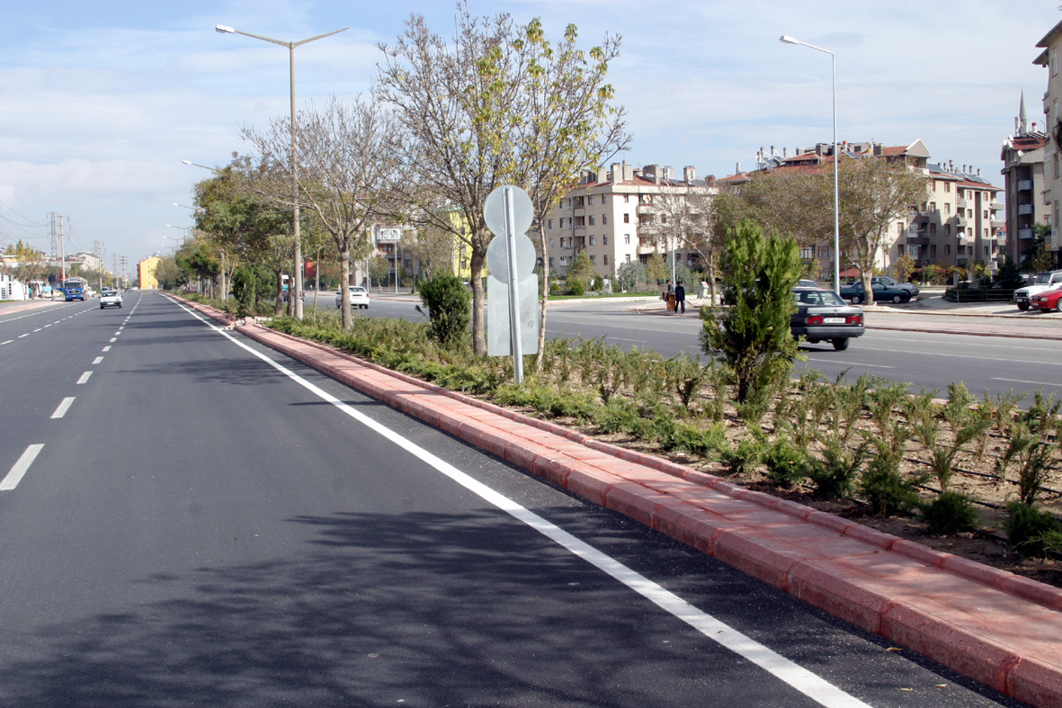 Beyşehir Çevre Yolu'nda Yeşil Kuşak Çalışması