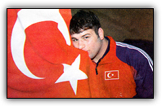 Başkan Akyürek Şampiyon Güreşçiyi Kutladı