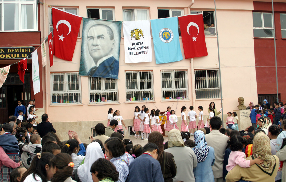 Gezici Anaokulu'nun Bu Yılki İlk Mezunları Karnelerini Aldı