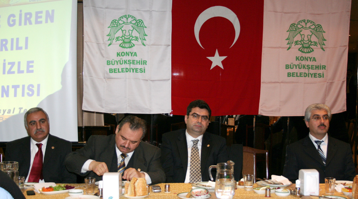 Ankara'daki Konyalı Öğrenciler Eğitim Yardımlarını Alıyor