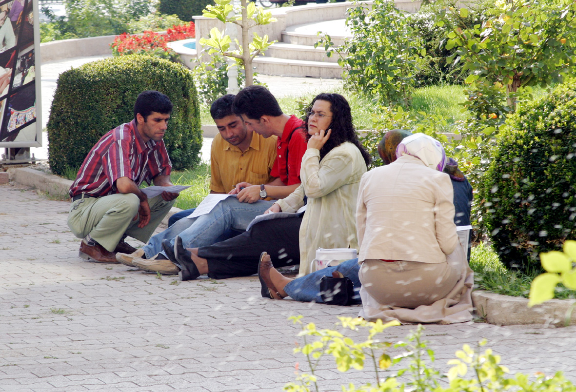 Konutlara İlk Gün Bin 163 Kişi Başvurdu