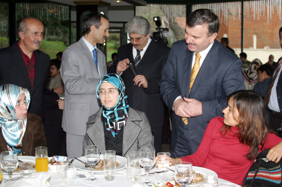 Başkan Akyürek İstanbul'daki Konyalı Öğrencilerle Buluştu