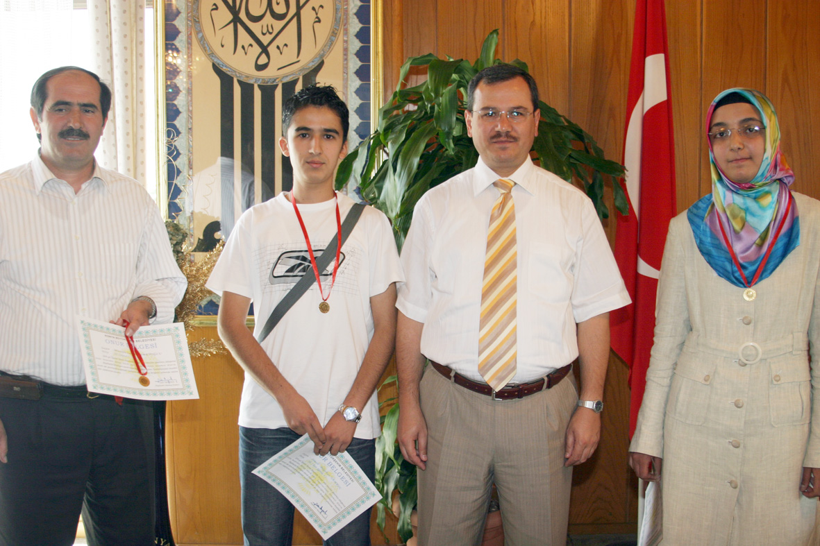 ÖSS'de Dereceye Girenler Ödüllendiriliyor