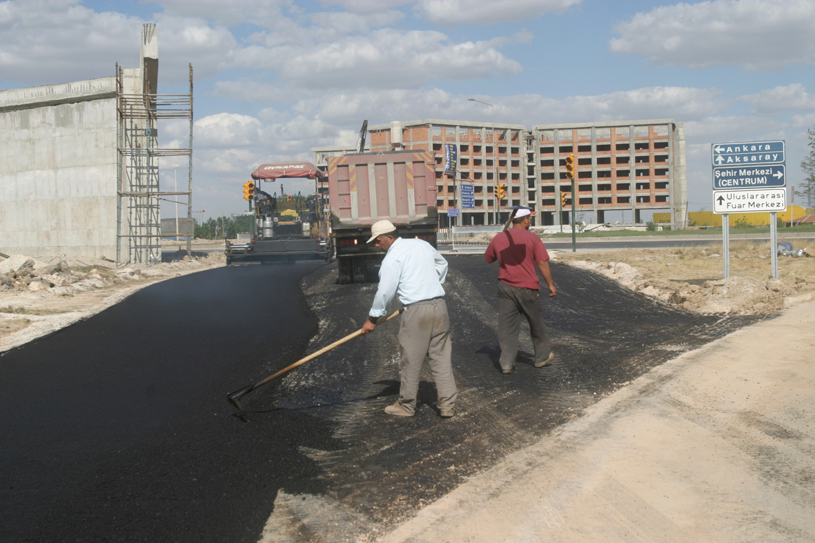 Aksaray Kavşağı'na Alternatif Servis Yolu Açıldı