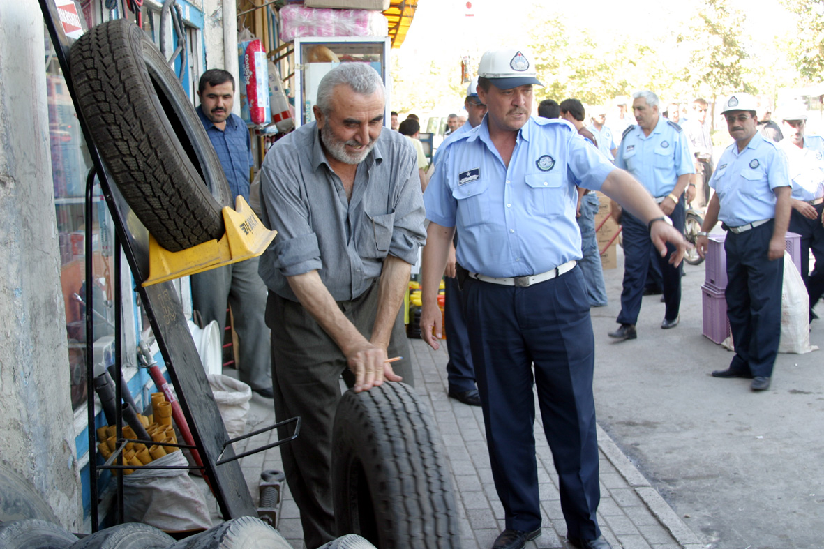 Kaldırım İşgaliyle Mücadele Başlatıldı