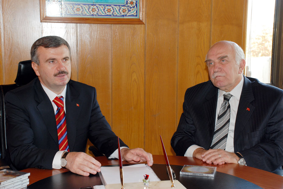 Eski Bakan Ali Coşkun Başkan Akyürek'i Ziyaret Etti