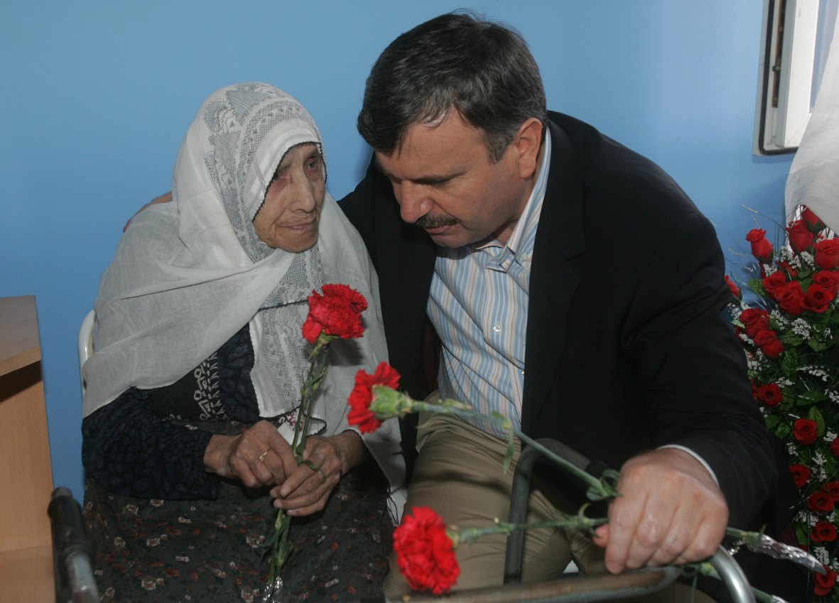 Başkan Akyürek'ten Anneler Günü'nde Anlamlı Mesajlar