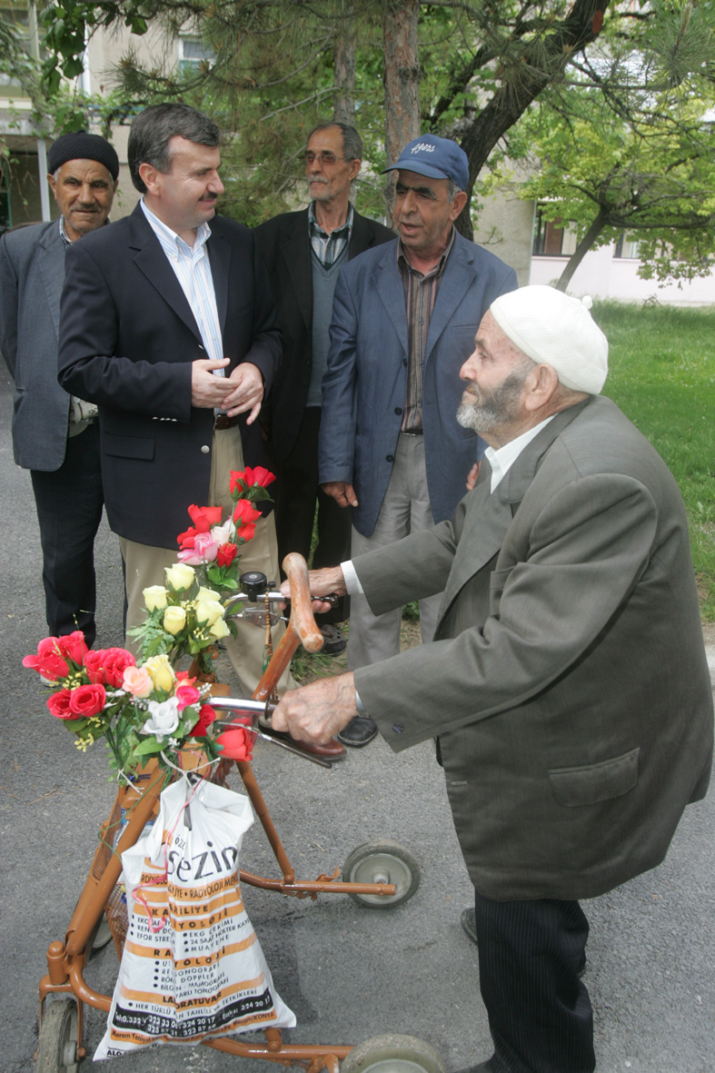 Başkan Akyürek'ten Anneler Günü'nde Anlamlı Mesajlar