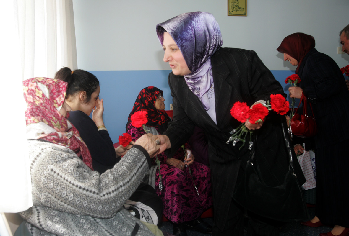 Başkan Akyürek'ten Anneler Günü'nde Anlamlı Mesajlar