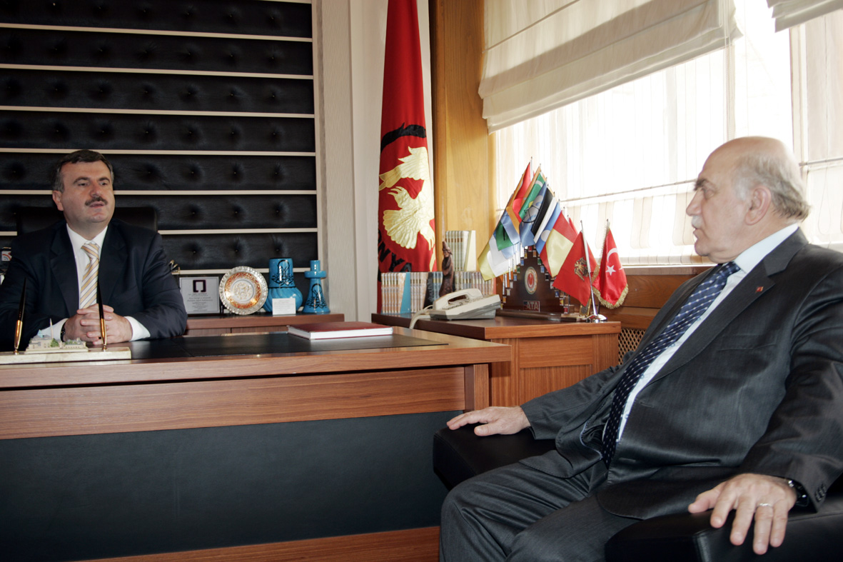 Bakan Coşkun: 'Ülkelerin huzuru, belediyelerin iyi çalışmasına bağlıdır.'