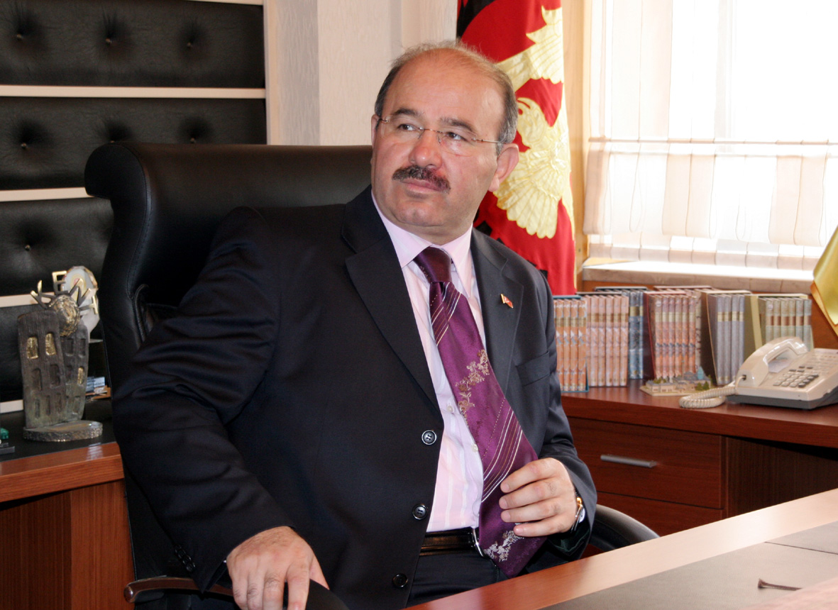Bakan Çelik: 'Konya sürekli gelişiyor, güzelleşiyor.'