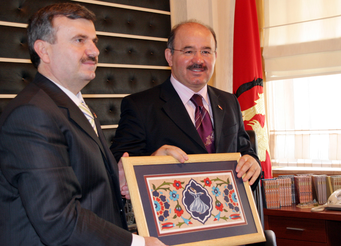 Bakan Çelik: 'Konya sürekli gelişiyor, güzelleşiyor.'
