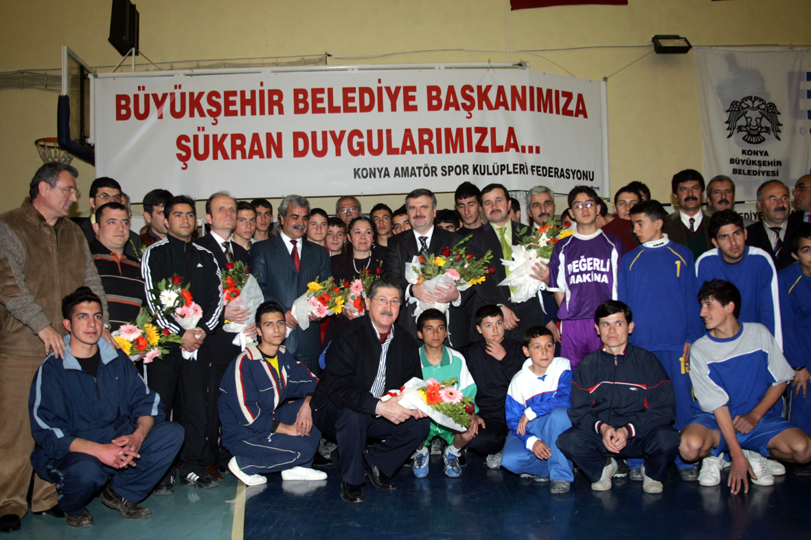 Büyükşehir'den Amatör Kulüplere Malzeme Desteği