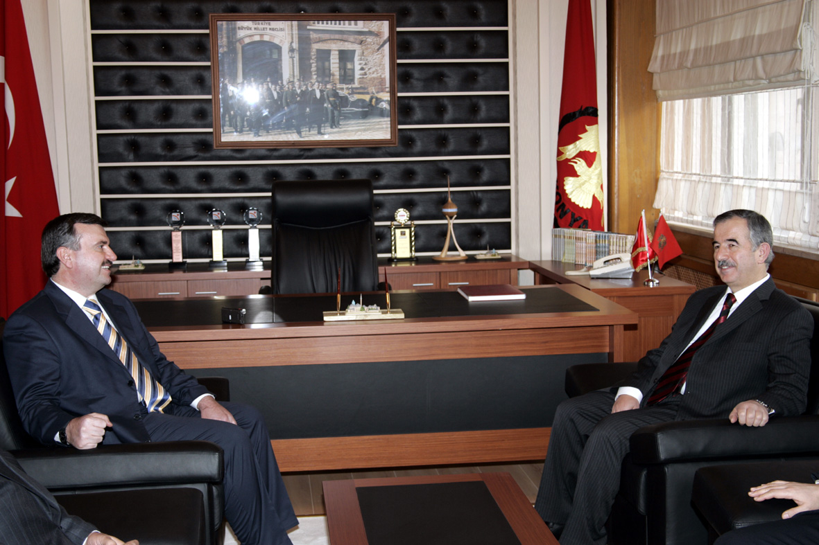 Ali Bardakoğlu Büyükşehir Belediyesi'ni Ziyaret Etti