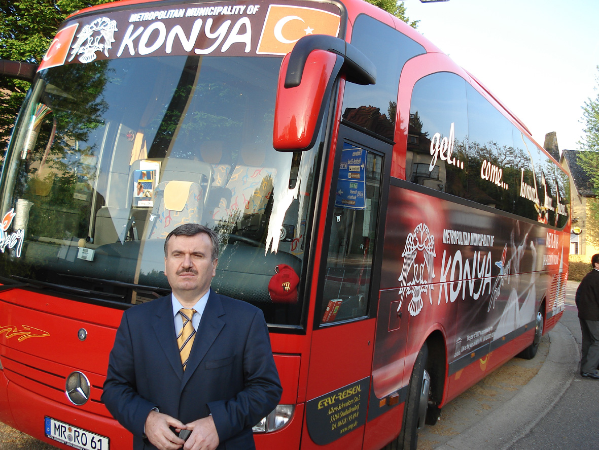 Mevlana Barış Otobüsü Brüksel'de