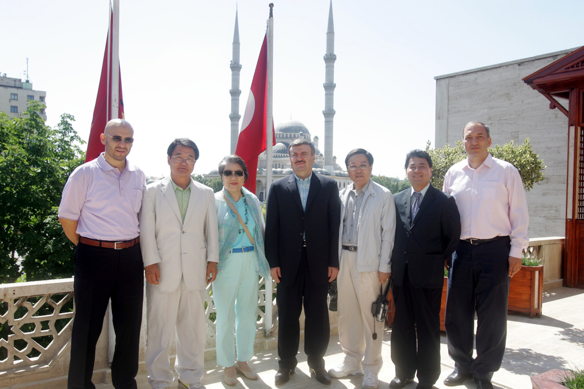 Prof. Lee: 'Konya Ekibi Kore'de Büyük İz Bıraktı.'