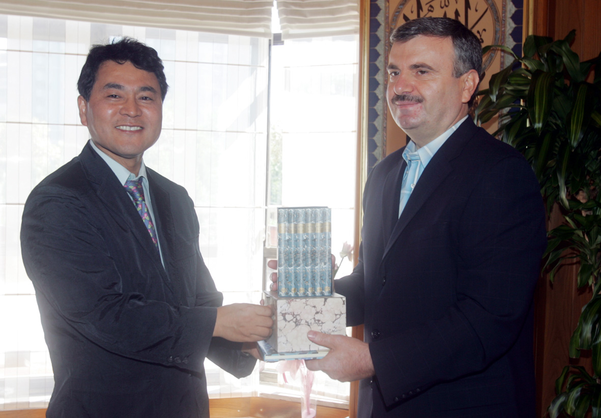Prof. Lee: 'Konya Ekibi Kore'de Büyük İz Bıraktı.'