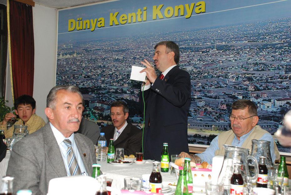 Başkan Akyürek Muhtarlarla İftarda Buluştu