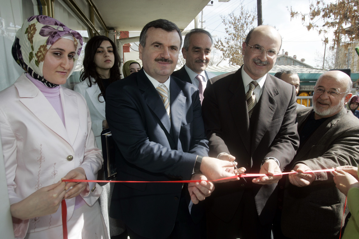Başkan Akyürek'ten Dünya Kadınlar Günü'nde 3 Müjde