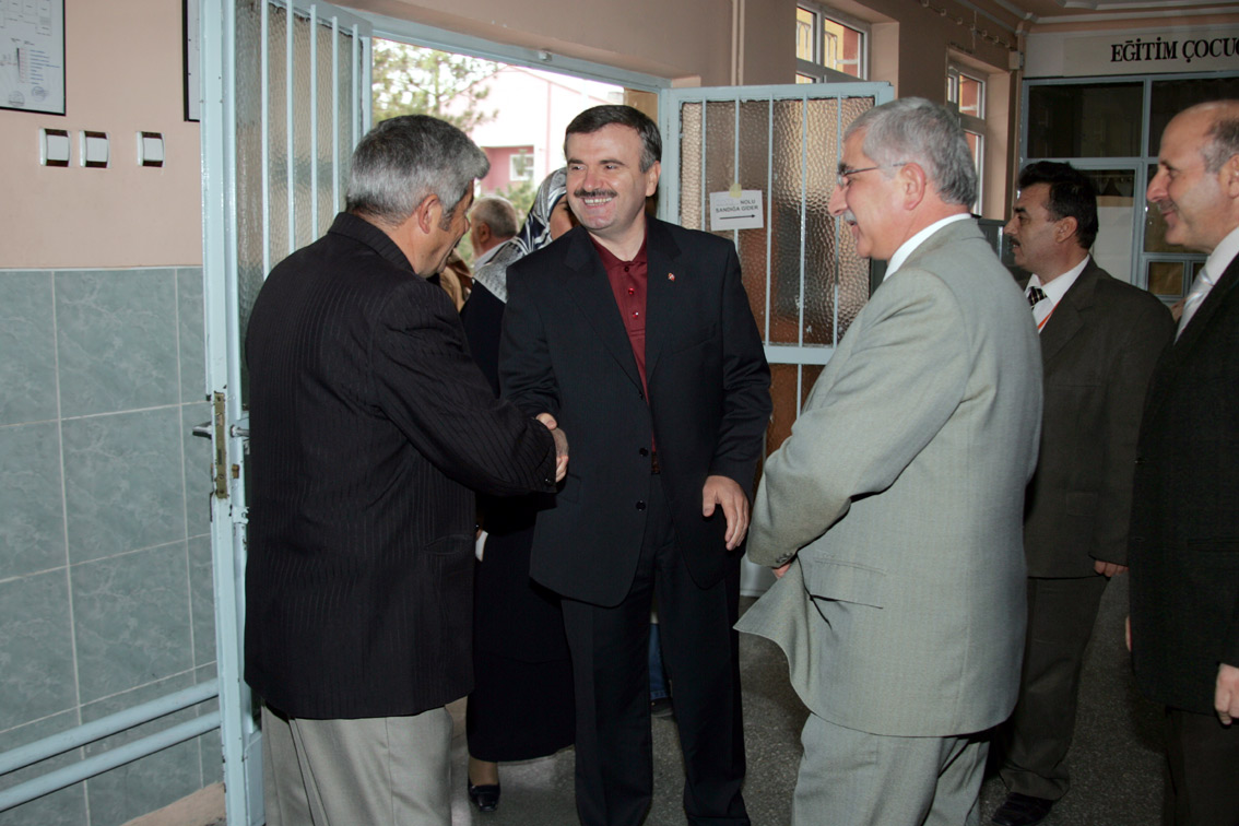 Başkan Akyürek, Referandum İçin Oyunu Kullandı