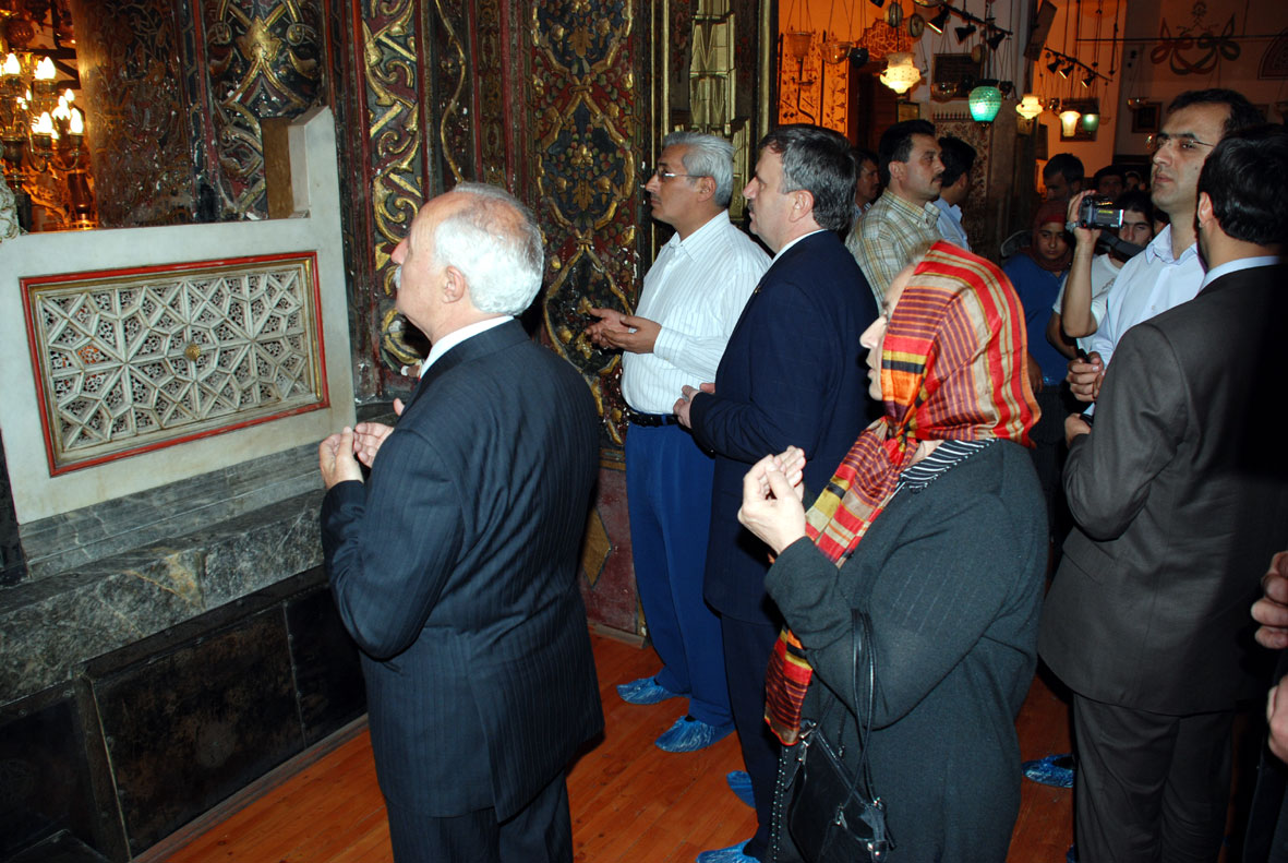 Başkan Akyürek Mevlâna Müzesi'nde Vatandaşlarla Sohbet Etti