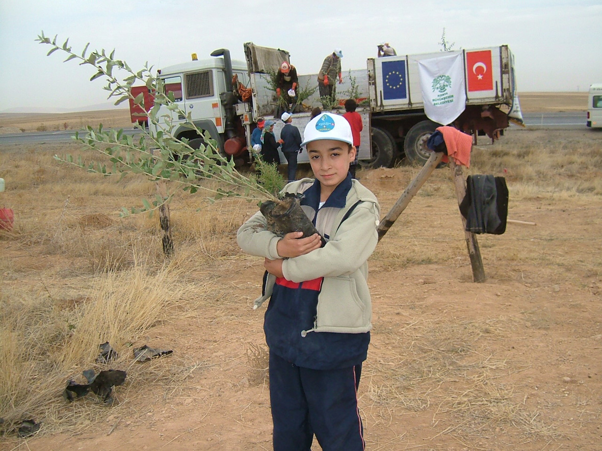 Öğrenciler, AB Projesi Çerçevesinde Ağaç Dikti