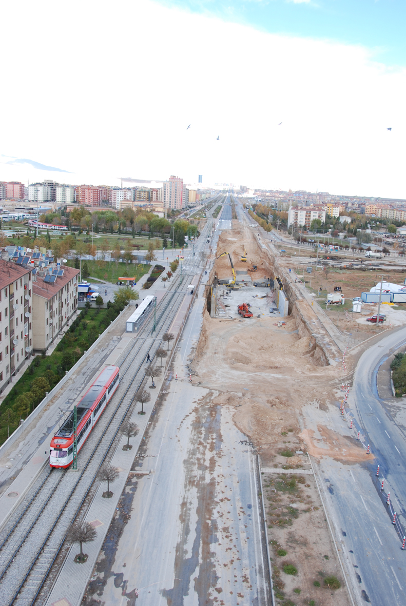 Selçuklu Ve Otogar Üstgeçitlerinde Çalışmalar Sürüyor