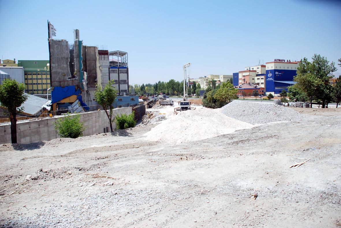 Adana Yolu Üstgeçidi Köprülü Kavşağa Dönüşüyor