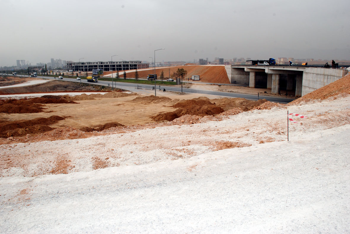 Başkan Akyürek Aksaray Yolu Köprülü Kavşağı'nı İnceledi