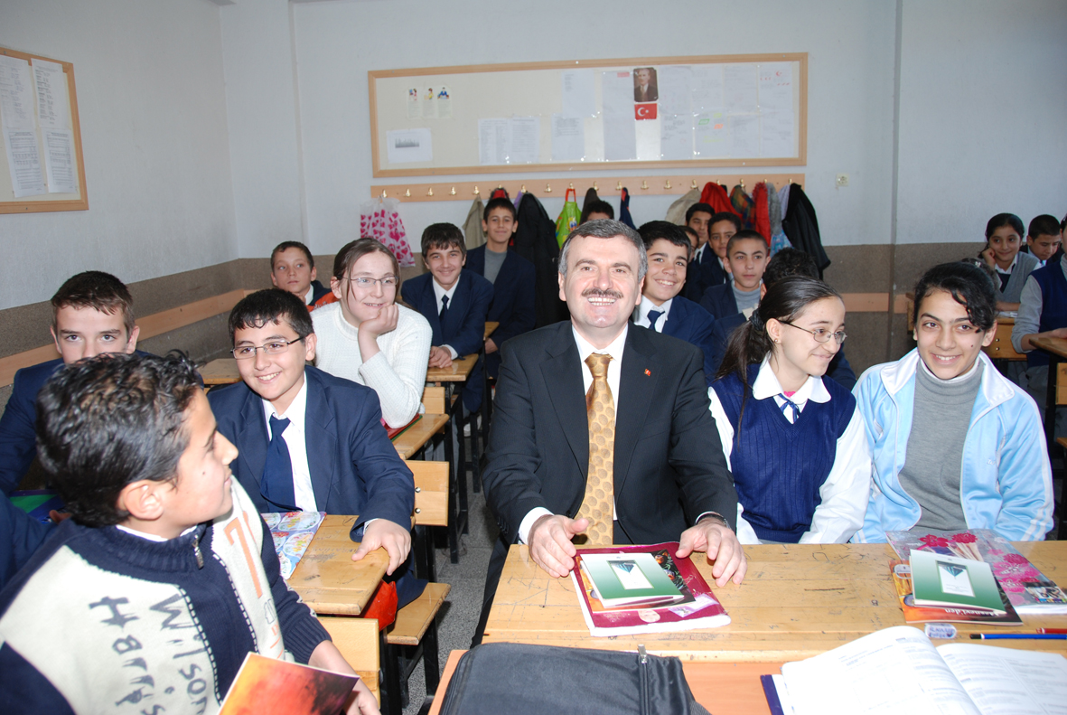 100 Şehir Gönüllüsü 60 Bin Öğrenci İle Buluşuyor