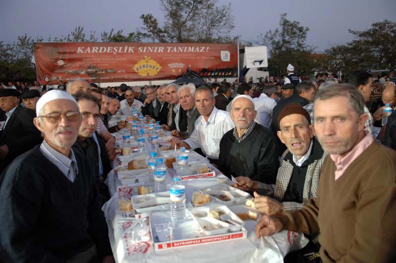 Yunanistan'daki İftar Programlarında Birlik Mesajı Verildi