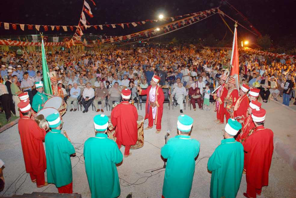 Huzur Bahçeleri Açılışı ve Fatih Kısaparmak Konseri