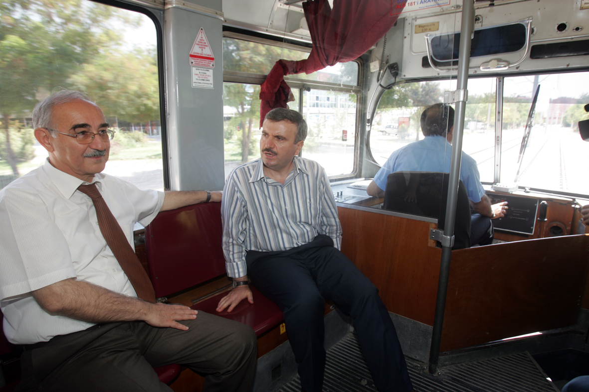 Kampüs İçi Tramvay Hattı Deneme Seferleri Başladı
