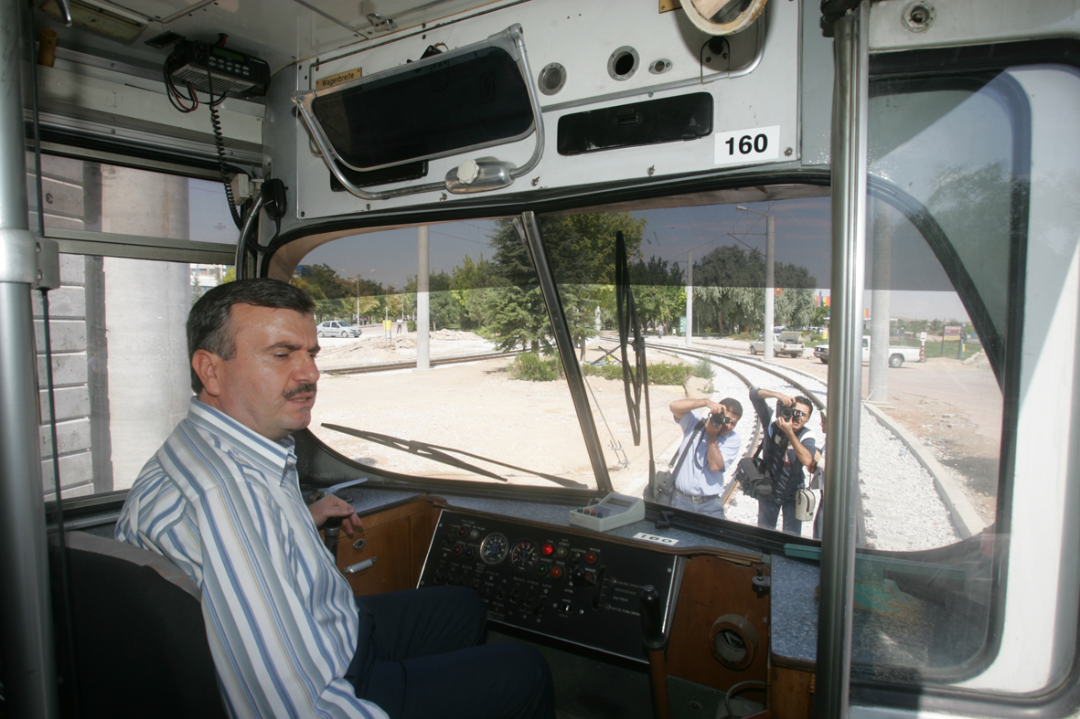Kampüs İçi Tramvay Hattı Deneme Seferleri Başladı
