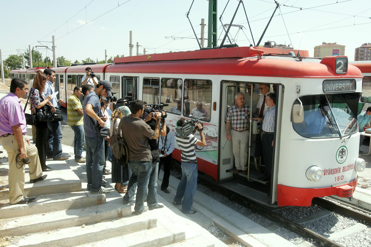 Kampüs İçi Tramvay Hattı Deneme Seferleri Başladı