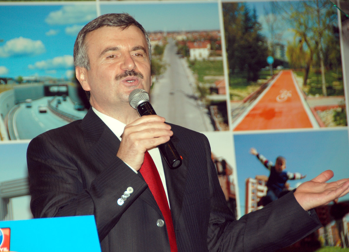 Başkan Akyürek: Konya''da Tüm Hizmetler Sevgiyle Yapılıyor