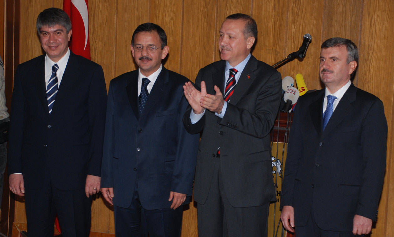 Başbakan Erdoğan Büyükşehir Belediyesi'nin 88 Yatırımının Açılışını Yaptı