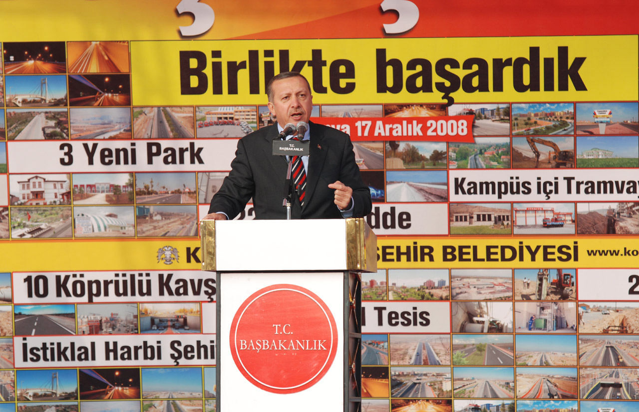 Başbakan Erdoğan Büyükşehir Belediyesi'nin 88 Yatırımının Açılışını Yaptı