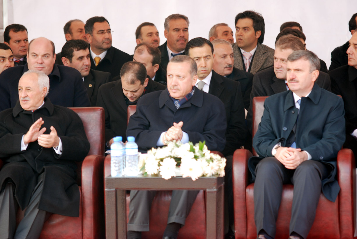 Başbakan Erdoğan Büyükşehir Belediyesi'nin 88 Yatırımının Açılışını Yaptı