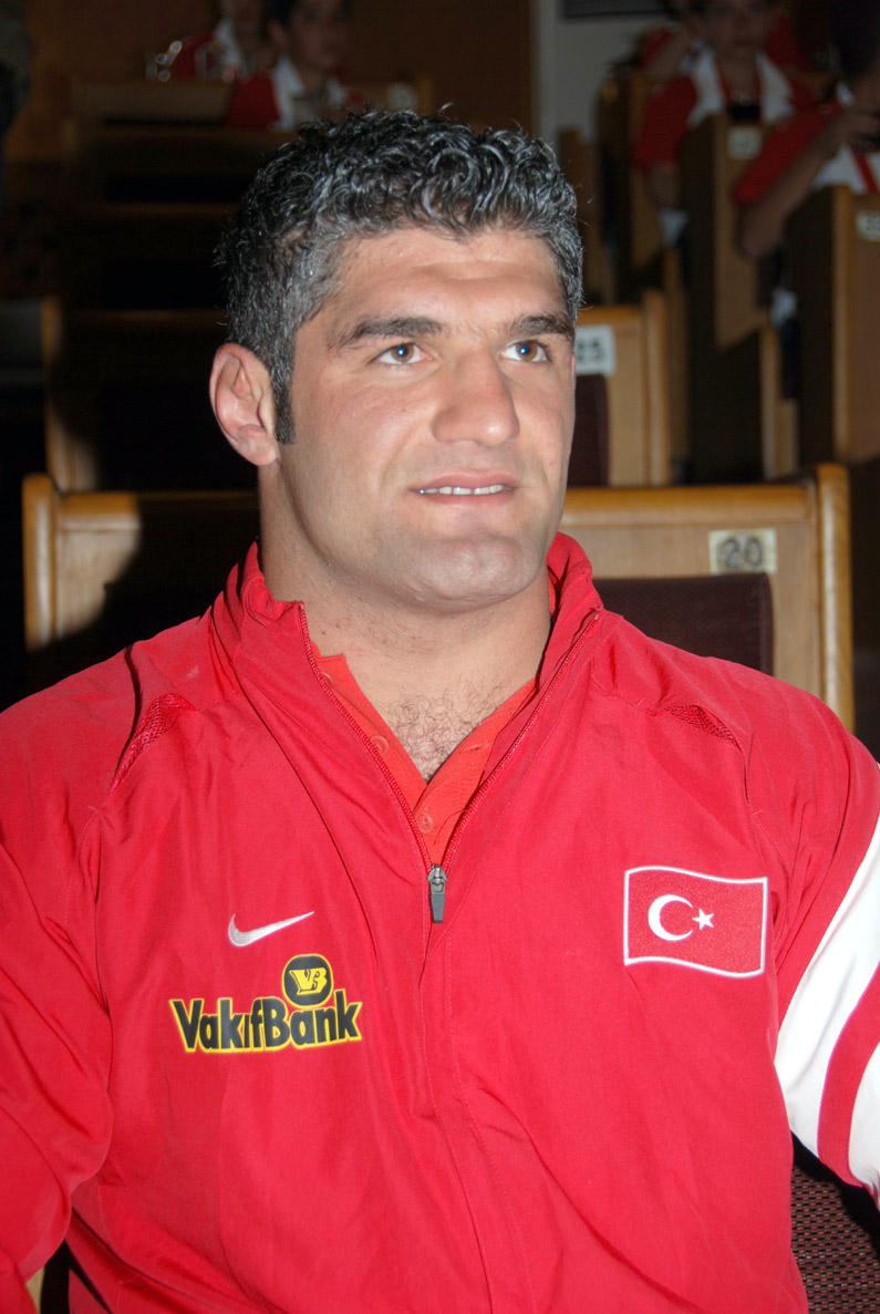 Avrupa Üçüncüsü Olan Güreşçi Ödüllendirildi