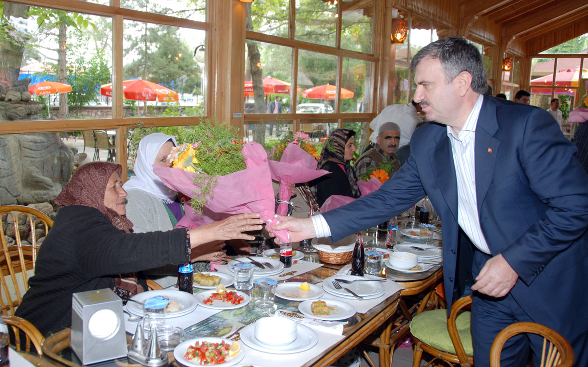 Başkan Akyürek Şehit Anneleri İle Bir Araya Geldi