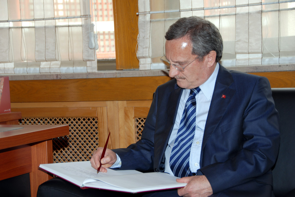 Devlet Bakanı Yazıcıoğlu Büyükşehir'i Ziyaret Etti