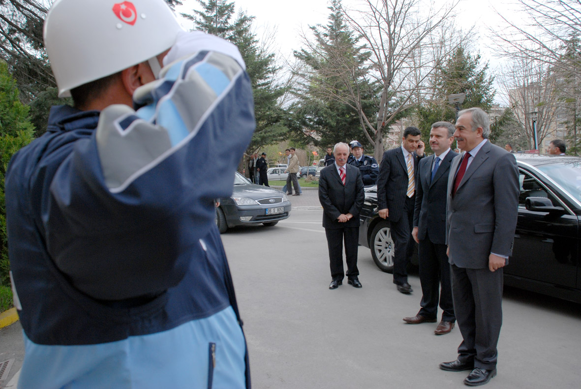 Bakan Başeskioğlu Başkan Akyürek'i Ziyaret Etti