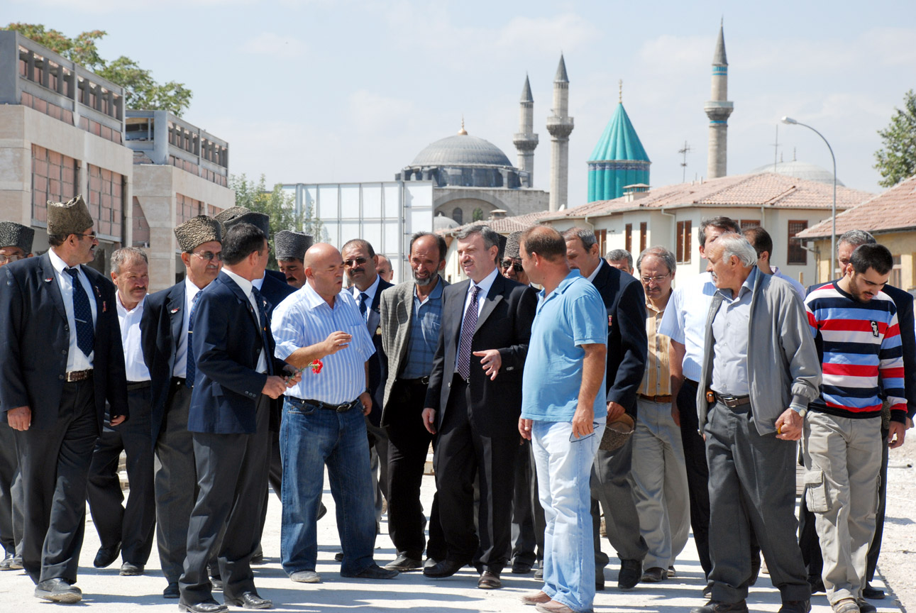 Başkan Akyürek ve Gaziler İstiklal Harbi Şehitliği'ni İnceledi