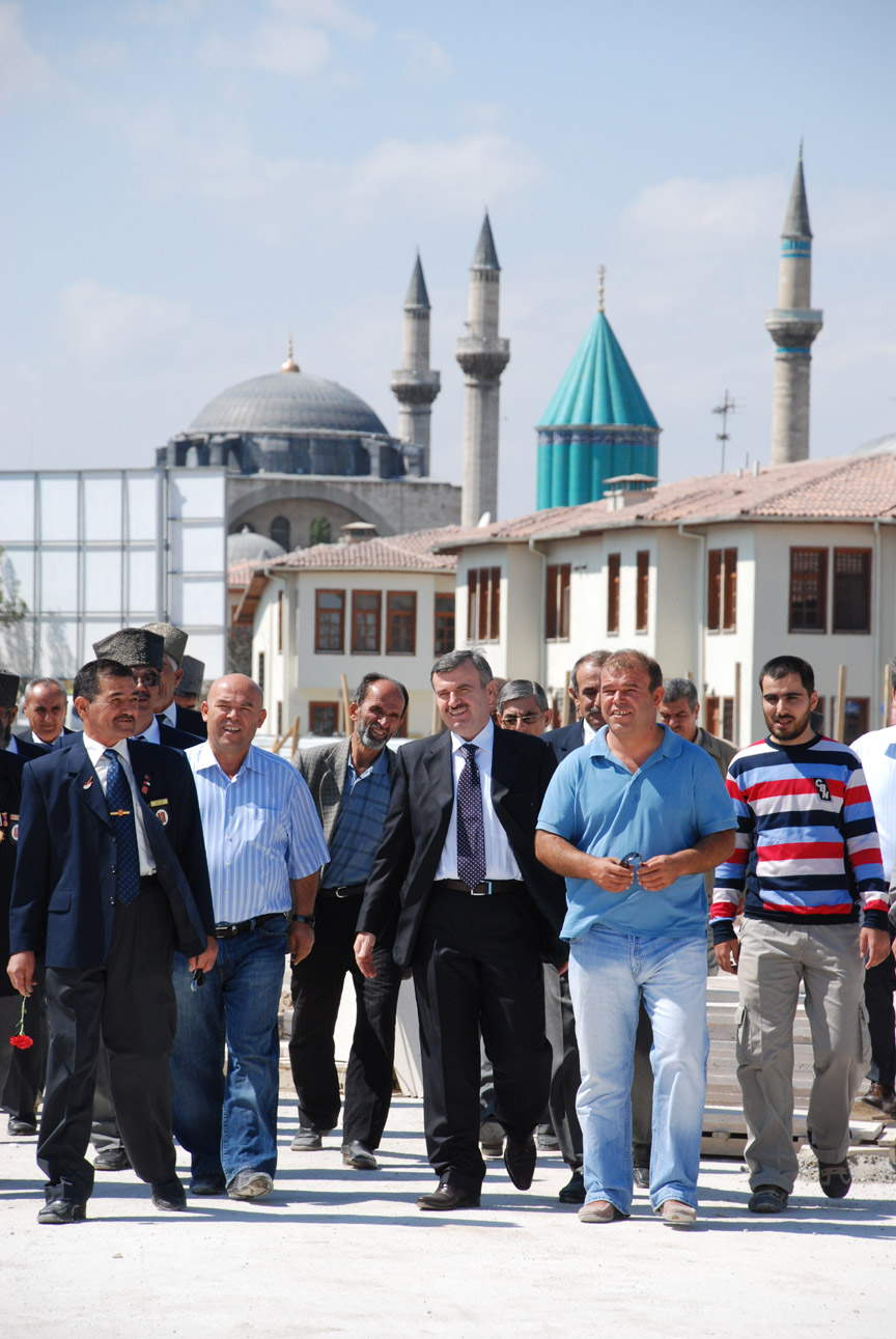 Başkan Akyürek ve Gaziler İstiklal Harbi Şehitliği'ni İnceledi