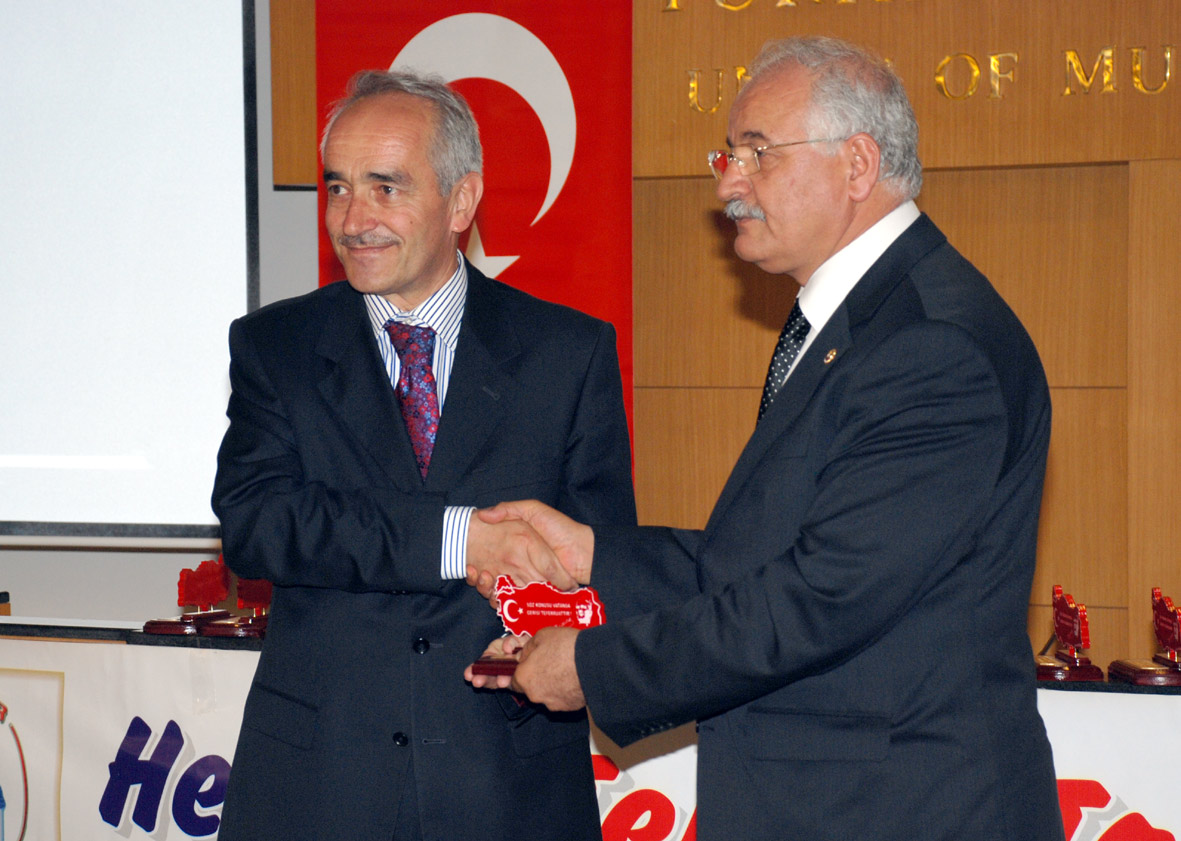 Yılın Büyükşehir Belediye Başkanı Tahir Akyürek