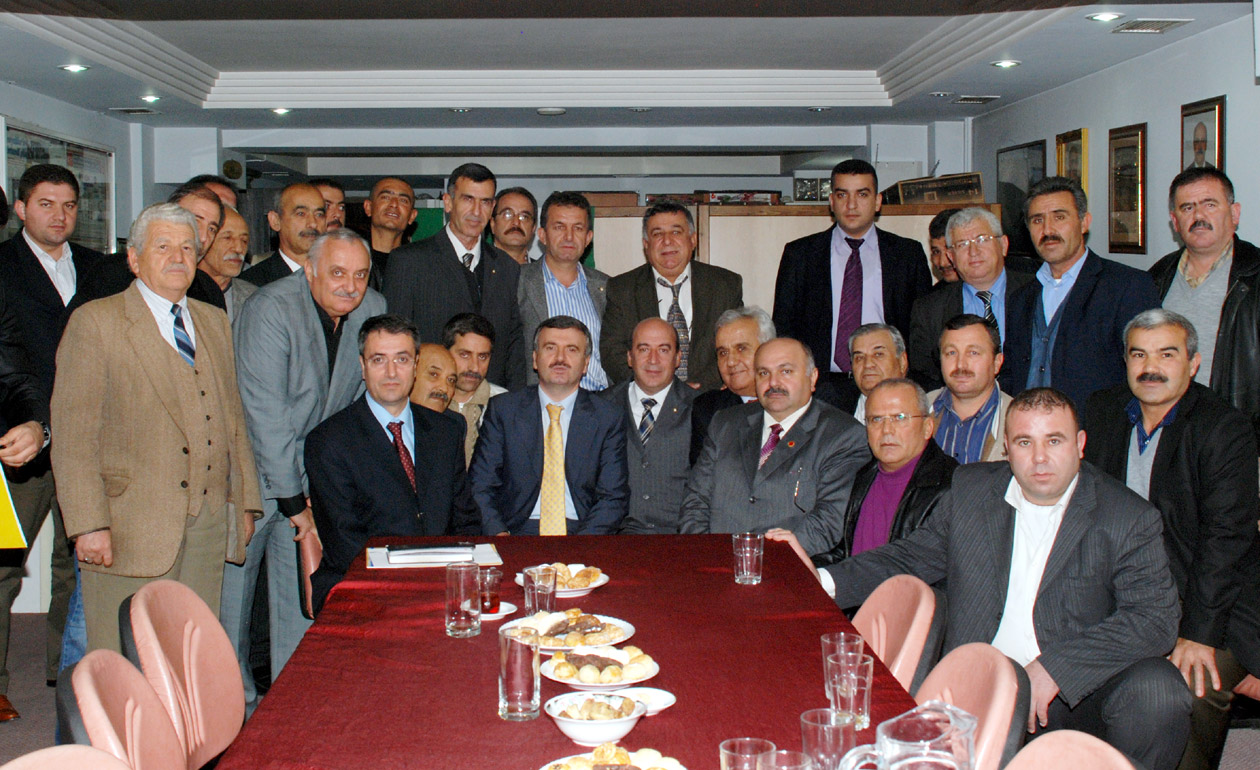Başkan Akyürek İzmir'deki Konyalı Derneklerini Ziyaret Etti