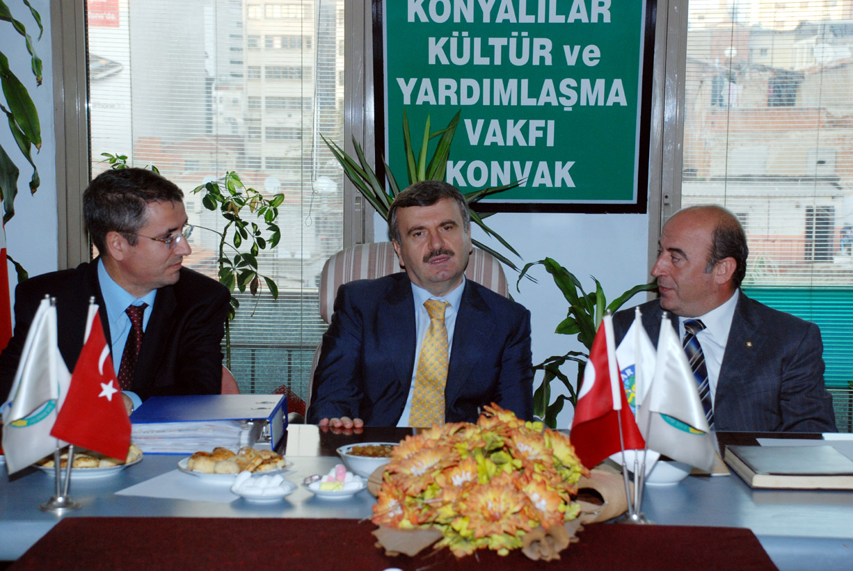 Başkan Akyürek İzmir'deki Konyalı Derneklerini Ziyaret Etti